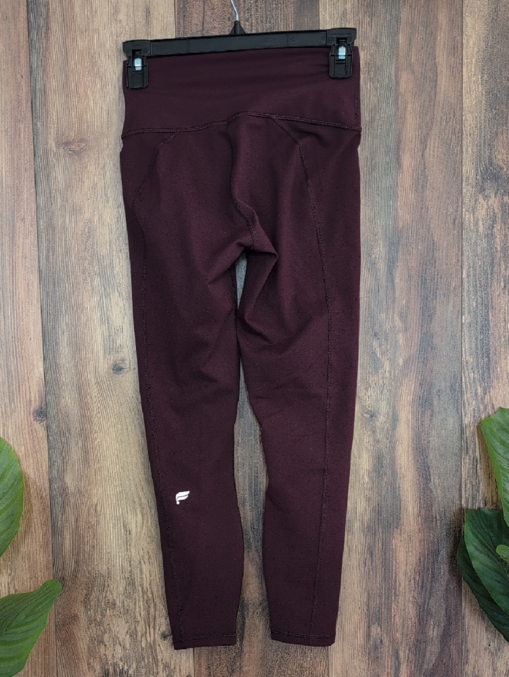 Fabletics Powerhold High-Waisted Leggings in Deep Burgundy XS        R302